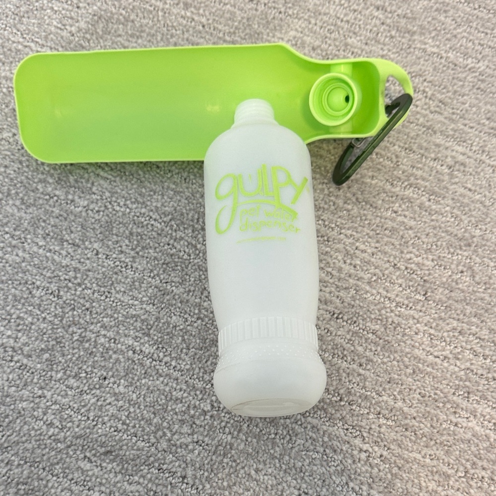 Gulpy Pet Water Bottle with Green Dispenser